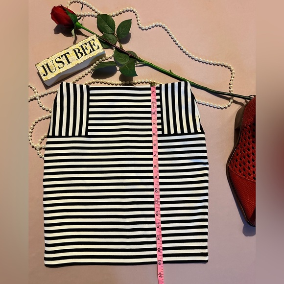 NWT FOREVER 21 STRIPES SKIRT - Picture 2 of 10
